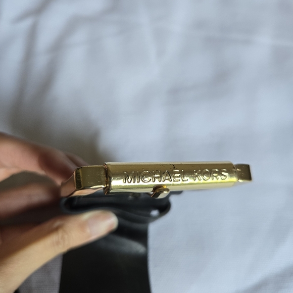 MICHAEL BY MICHAEL KORS I S/M Faux Leather Belt I Black With Gold - Picture 3 of 6